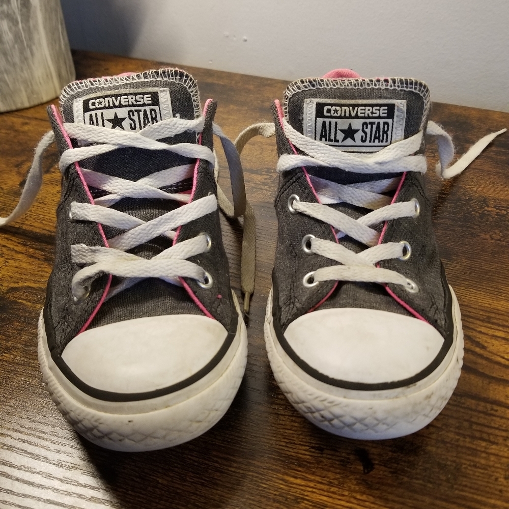 Converse dark grey and hot pink insole. Kids.